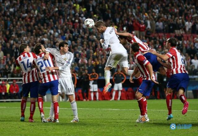 足球世界里 足球世界里