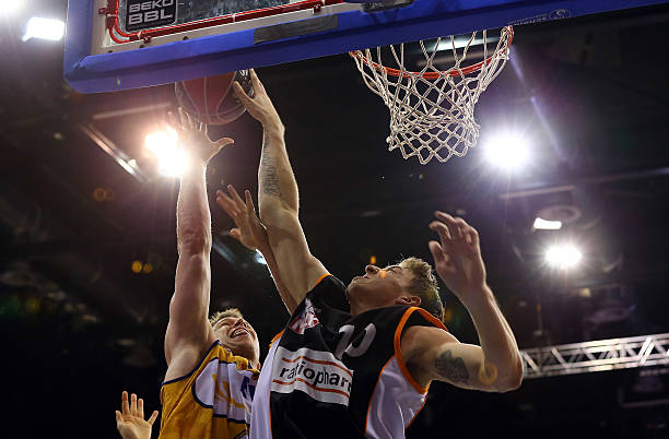 乎并不符合 乎并不符合