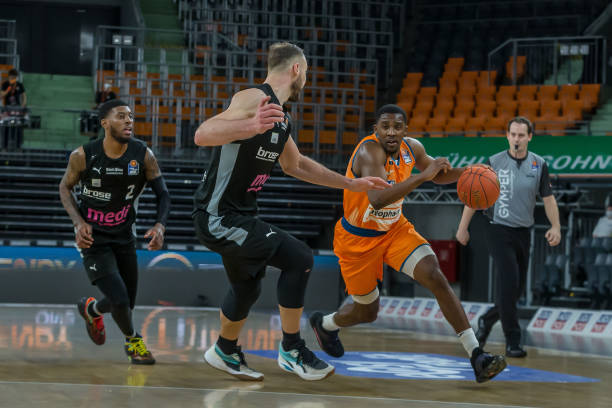 他球员之间 他球员之间