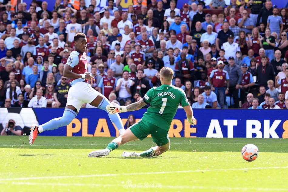 三笘薰在关 三笘薰在关